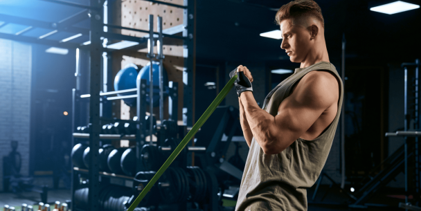 三角肌怎麼練最有效？教練告訴你如何練出完美肩線！